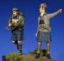 Scottish Black Watch Officer & Soldier (WW II) - 2.
